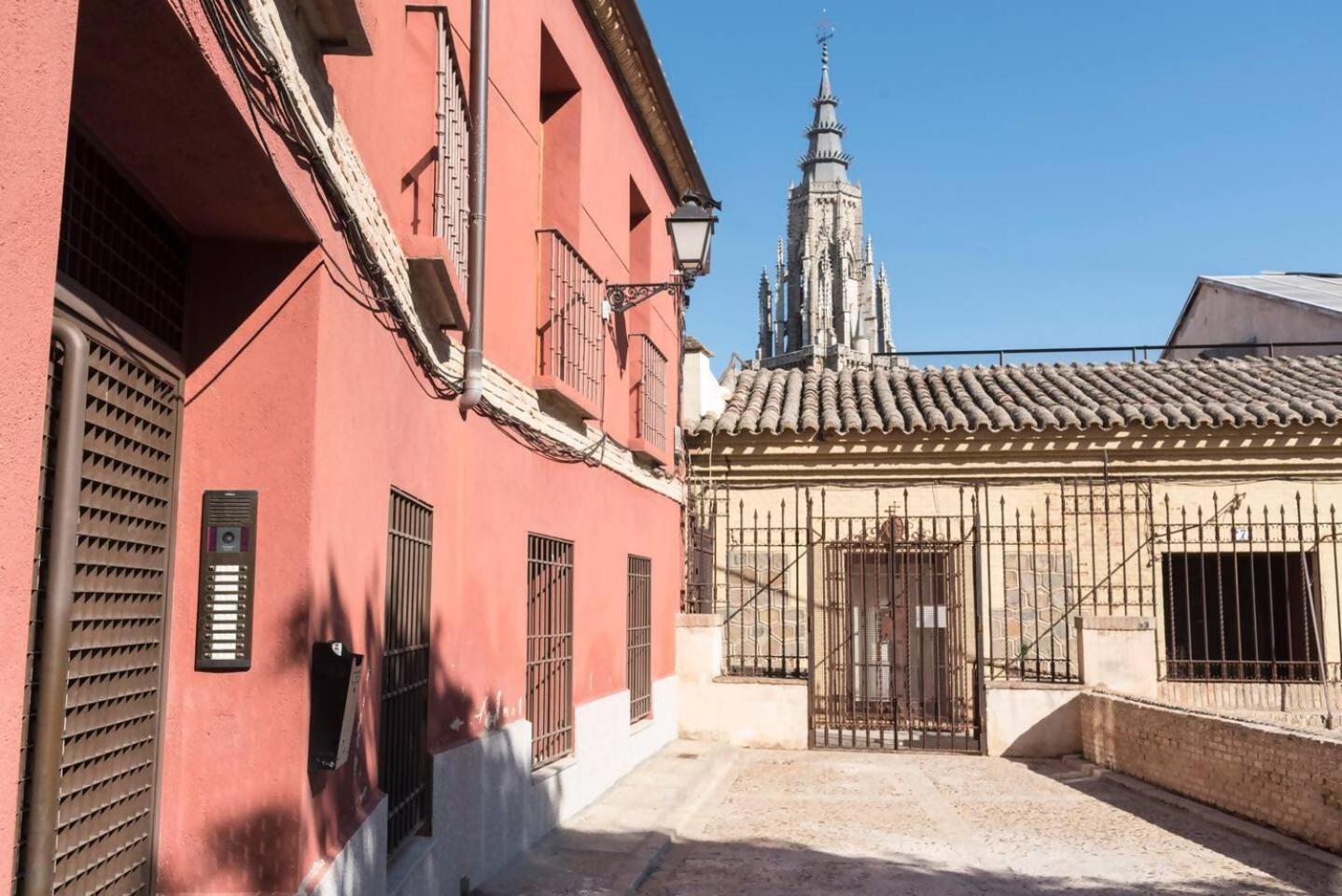 La Dama Del Jardin Del Nuncio Apartment Toledo Bagian luar foto