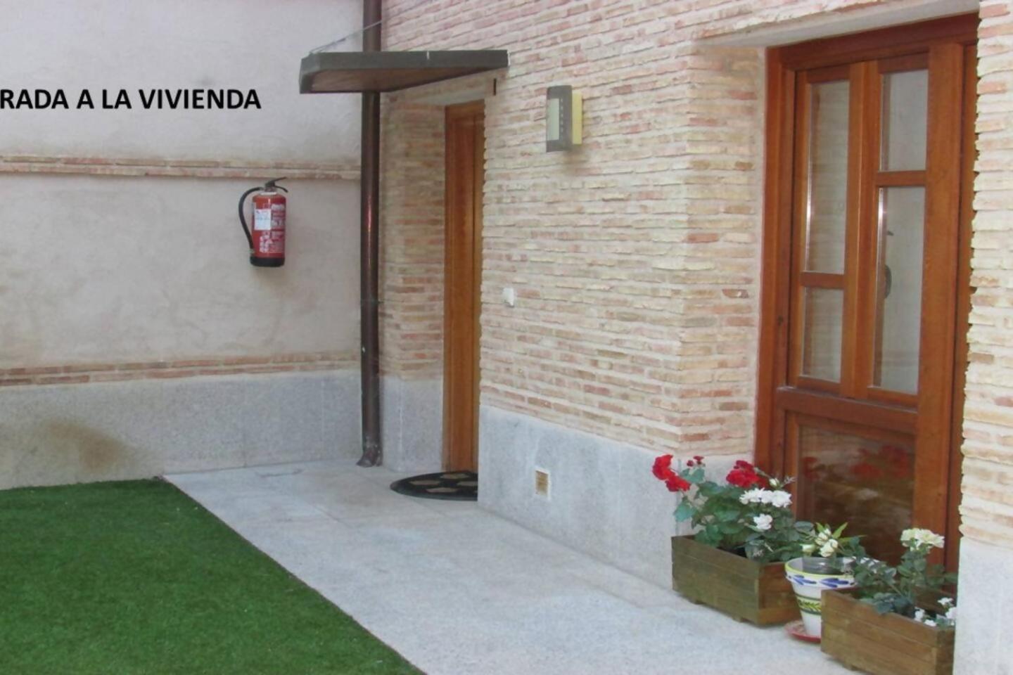 La Dama Del Jardin Del Nuncio Apartment Toledo Bagian luar foto